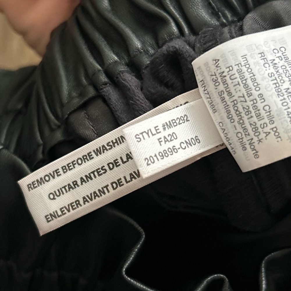 Madewell Vegan Leather Pull on Paper Bag Pants in Black Sz 0 - Picture 10 of 10
